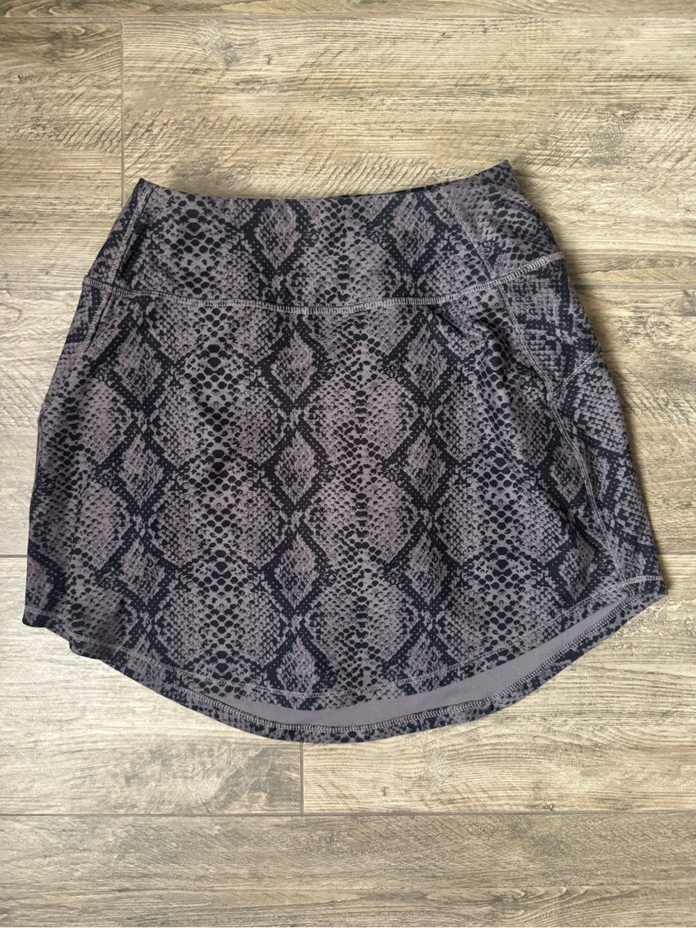 DSG Snake-Print Tennis Mini Skirt - Gray and Black